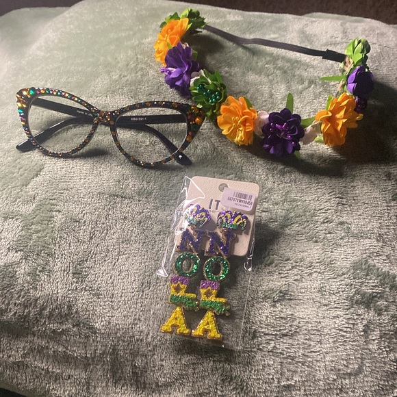 Gold, green, purple, NOLA - New Orleans Mardi Gras earrings! - Picture 4 of 4